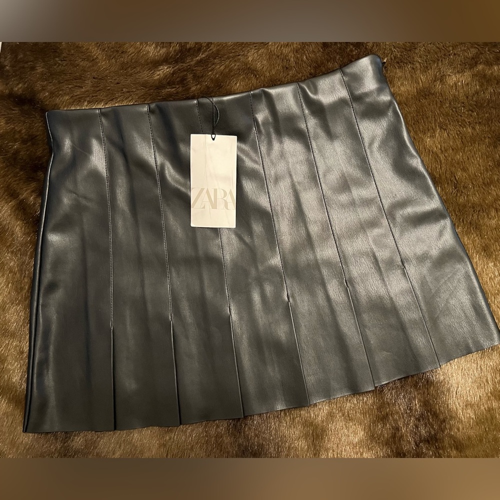 NWT ZARA black pleated leather mini skirt